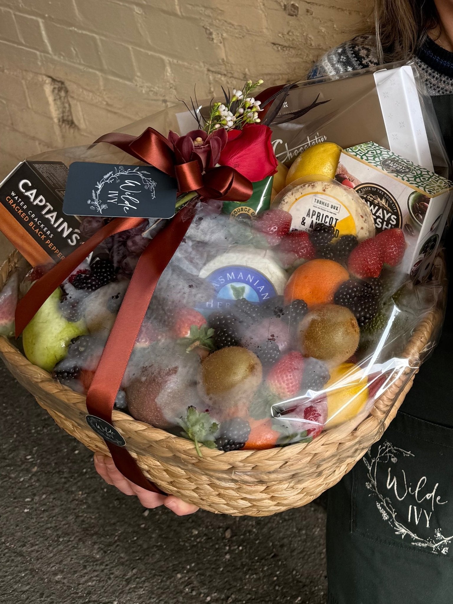 Gourmet Fruit & Chocolate Hamper - Wilde Ivy