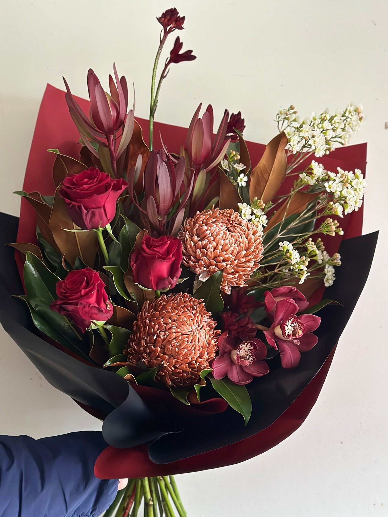 Scarlet Blooms - Wilde Ivy